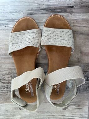 Skechers Cali Desert Kiss Memory Foam  Women Sz 8.5 Beige Slingback Sandals